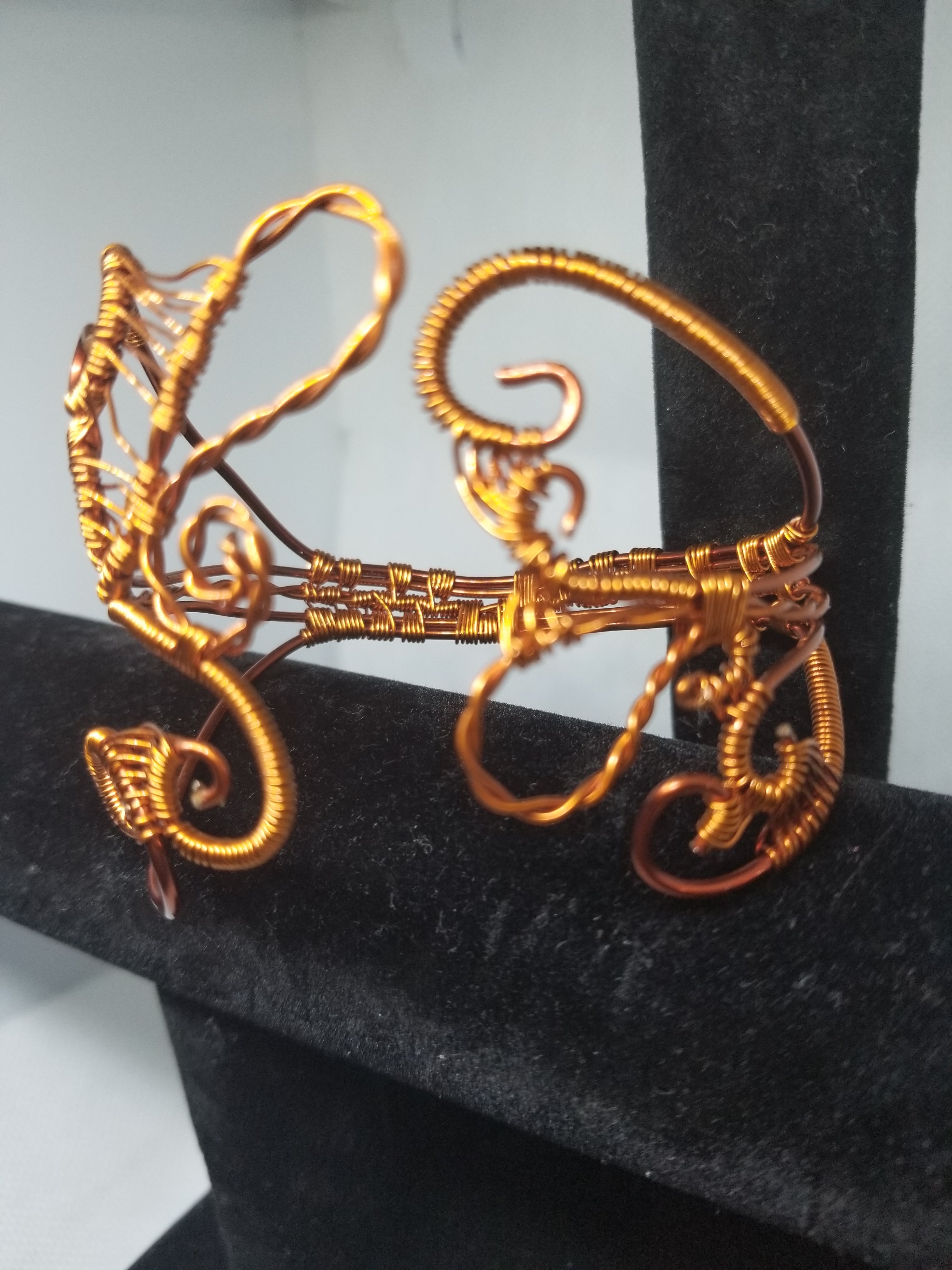 Plain Swirl Meet Bracelet